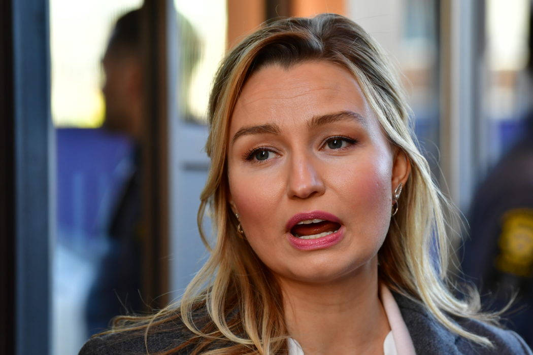 KD-ledaren Ebba Busch efter den muntliga förberedelsen i tisdags i tvistemålet om ett fastighetsköp.