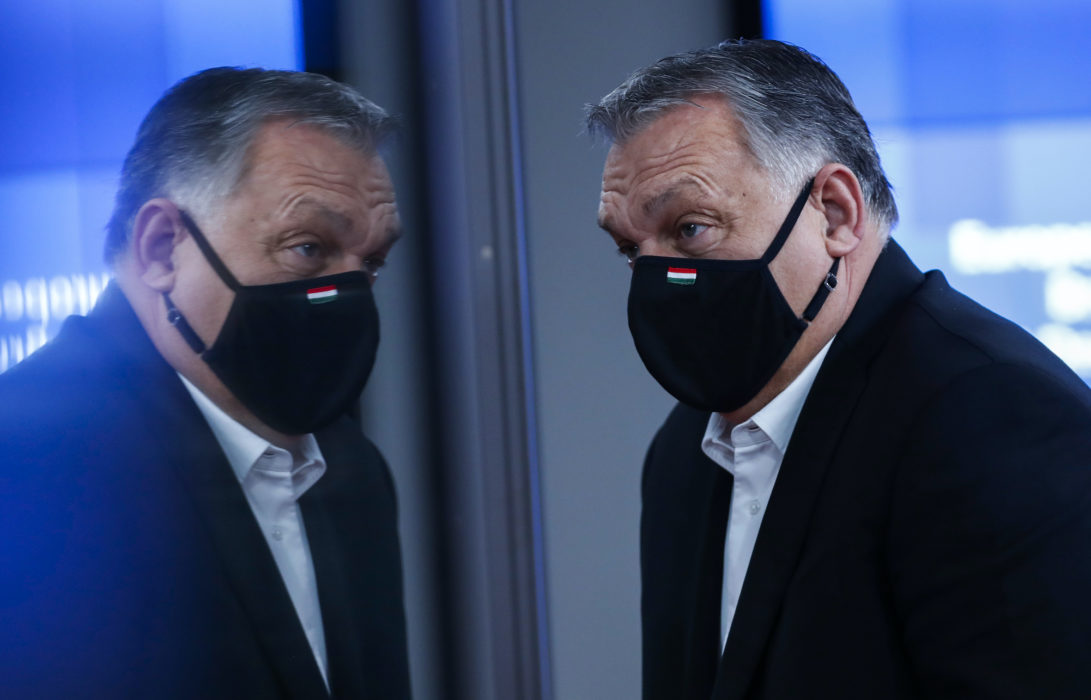 Ungerns premiärminister Viktor Orbán och hans parti Fidez har under elva år vid makten successivt stärkt greppet om de ungerska medierna.
