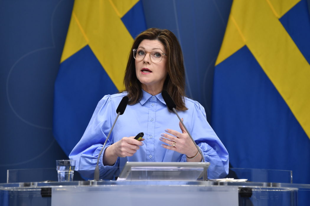 Arbetsmarknadsminister Eva Nordmark (S) vill stärka skyddet för visselblåsare.