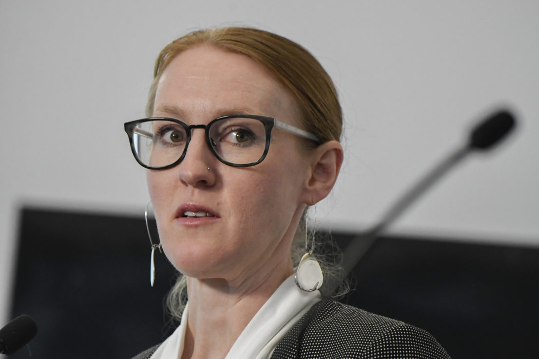 Emma Spak, chef för hälso- och sjukvårdssektionen på SKR, vädjar till människor att vaccinera sig där de är skrivna.