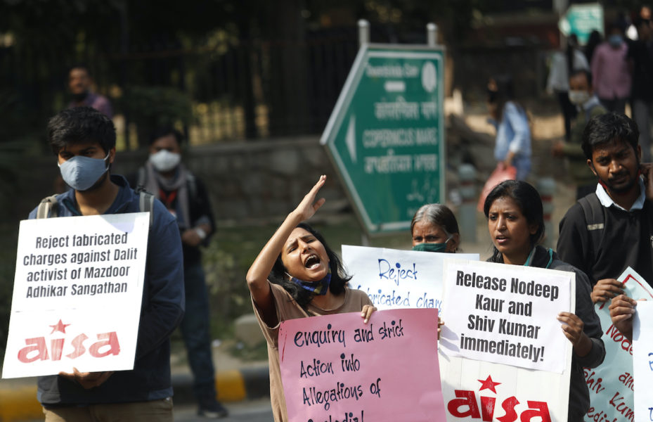 Demonstrationer i New Dehli som krävde frigivande av aktivisterna  Nodeep Kaur,  Shiv Kumar och klimataktivisten Disha Ravi, i februari 2021.
