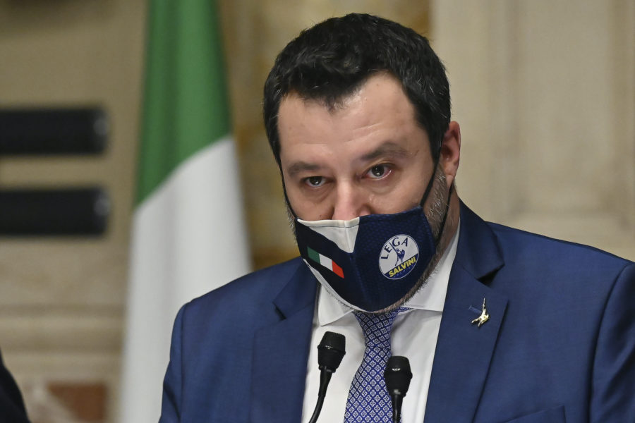Matteo Salvini kommer att ställas inför rätta, anklagad för kidnappning av de personer ombord på räddningsfartyget Open arms som inte kunde gå i land under 19 dagar till sjöss i augusti 2019.