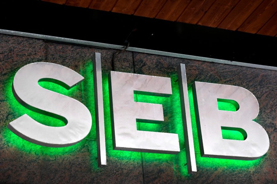 Inför SEB:s årsmöte hade två motioner om att avveckla bankens utlåning till fossil verksamhet lämnats in.