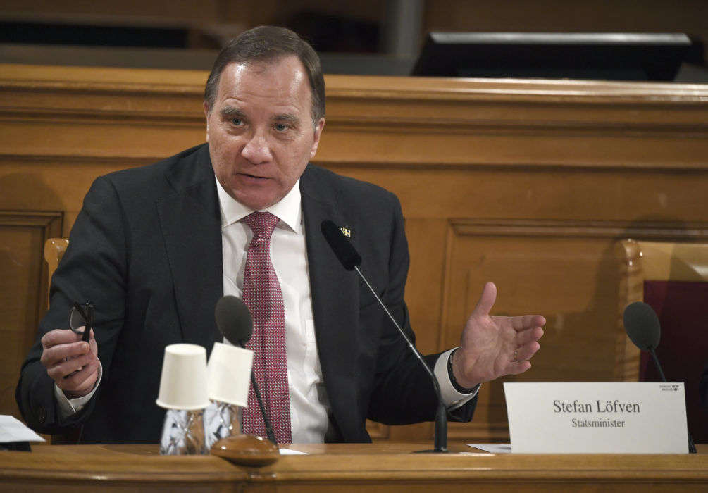 Statsminister Stefan Löfven (S) frågas ut i Konstitutionsutskottet (KU) om regeringens agerande under coronapandemin.