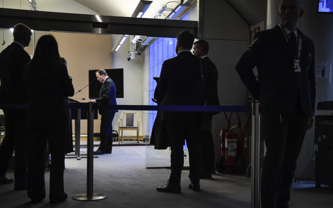 Statsminister Stefan Löfven (S) håller presskonferens i samband med den senaste partiledardebatt i riksdagen.