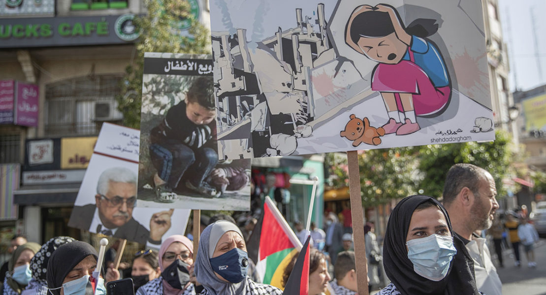 Tack vare palestinska röster i sociala medier, människorättsorganisationer och solidaritetsrörelsen med Palestina nådde andra historier ut och journalister började ge djupare analyser.
