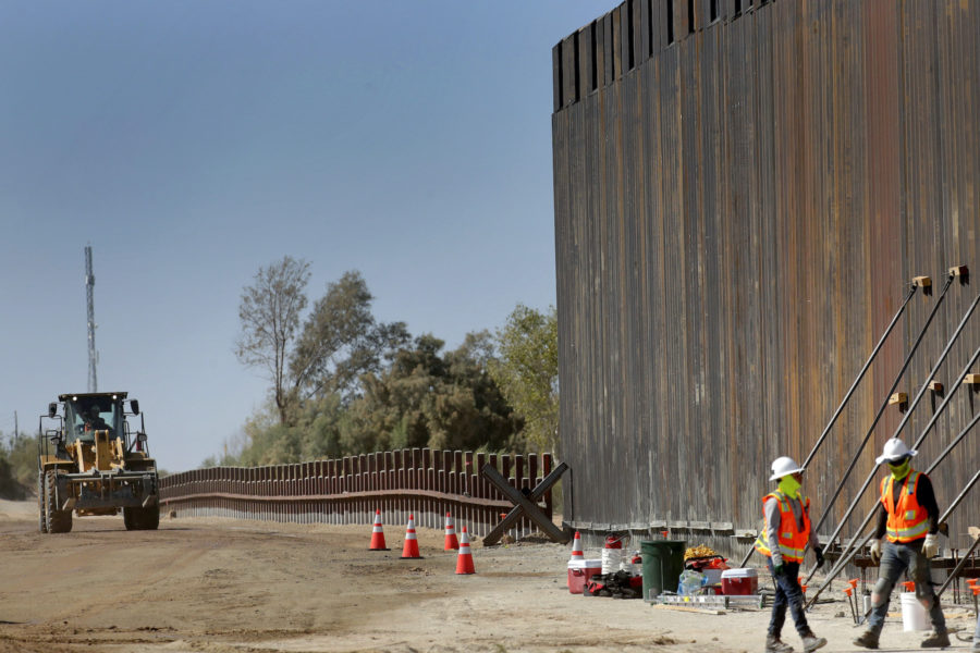 En del av barriären som USA byggt mot Mexiko.