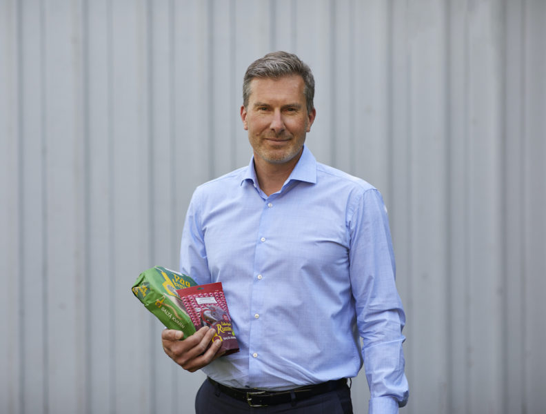 Jonas Regnér, vd för Saltå kvarn, tycker konventionellt producerad mat är för billig.