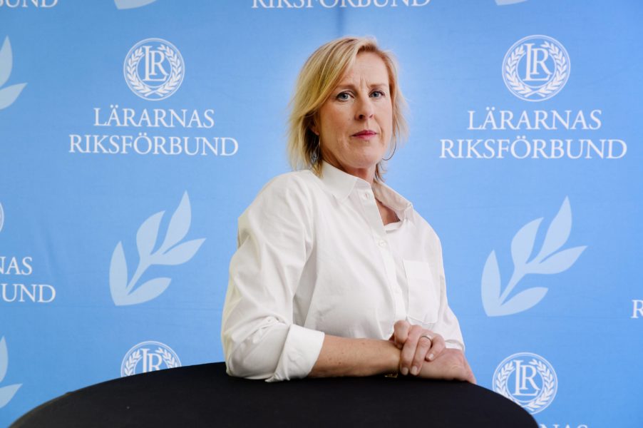 Åsa Fahlén, ordförande för Lärarnas riksförbund, känner igen den bild som Arbetsmiljöverket presenterar om skolornas problem att förebygga smittspridning.
