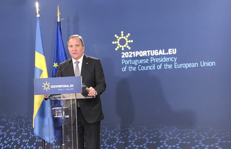 Statsminister Stefan Löfven håller pressträff under EU-toppmötet i Porto.