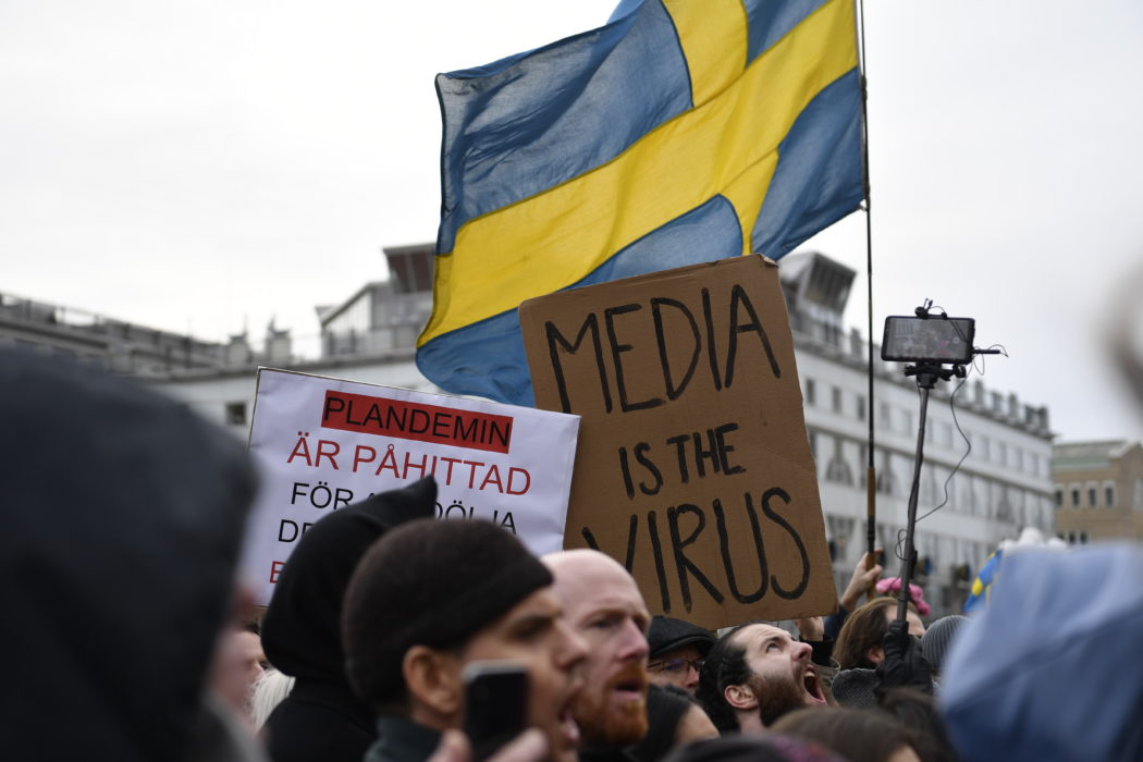 Massmöten med tusentals deltagare planeras under första maj.