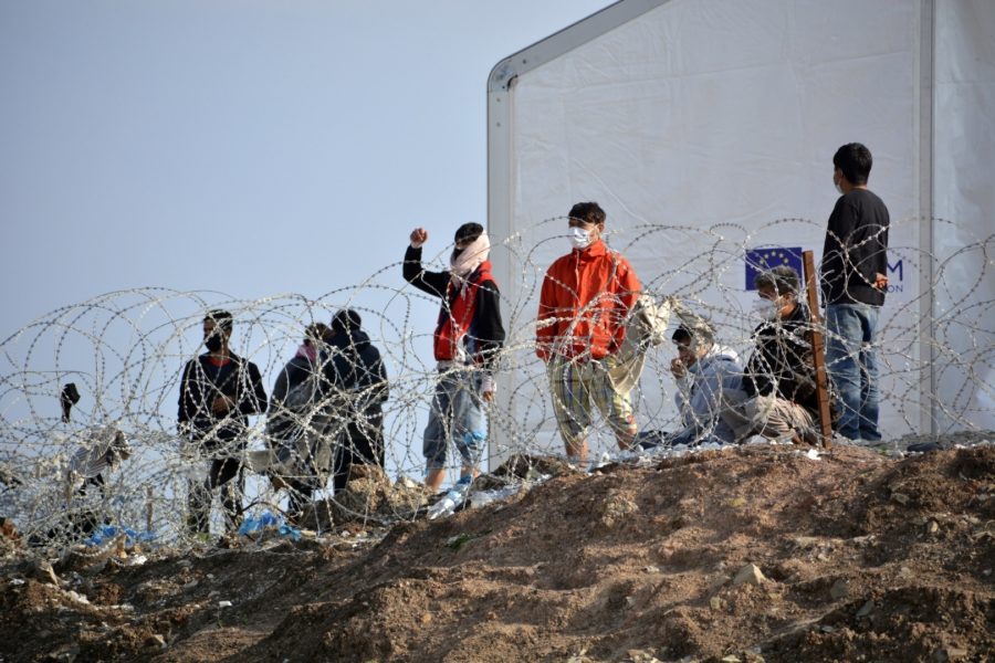 Migranter i et flyktingläger på ön Lesbos i Grekland.