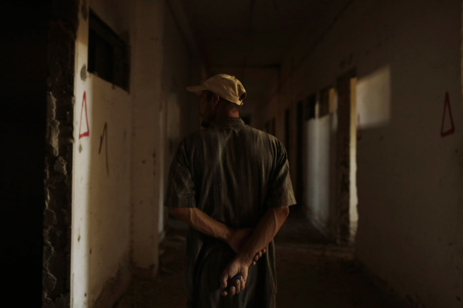 Mer än 105 000 människor har dött i syriska fängelser sedan krigets start 2011.