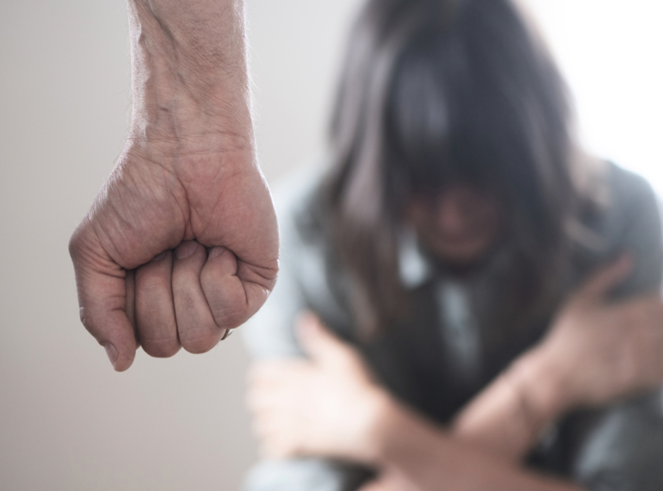 Om kommuner hjälper våldsutsatta tillbaka till ett stadigt boende efter vistelse på skyddat boende ska kartläggas.