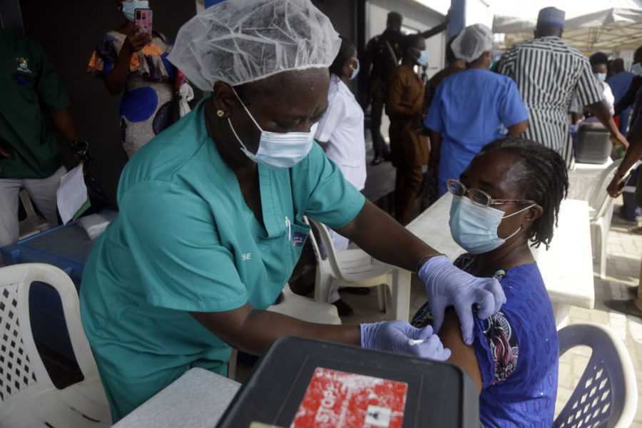 Bara en procent av Nigerias vuxna befolkning har fått en dos covid-19-vaccin.