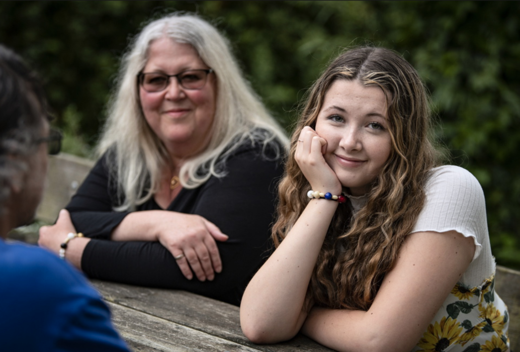 Miranda Malm, tillsammans med mamma Elsa och pappa Paul i Oxie utanför Malmö, har kämpat i flera år för att få sin migrändiagnos.