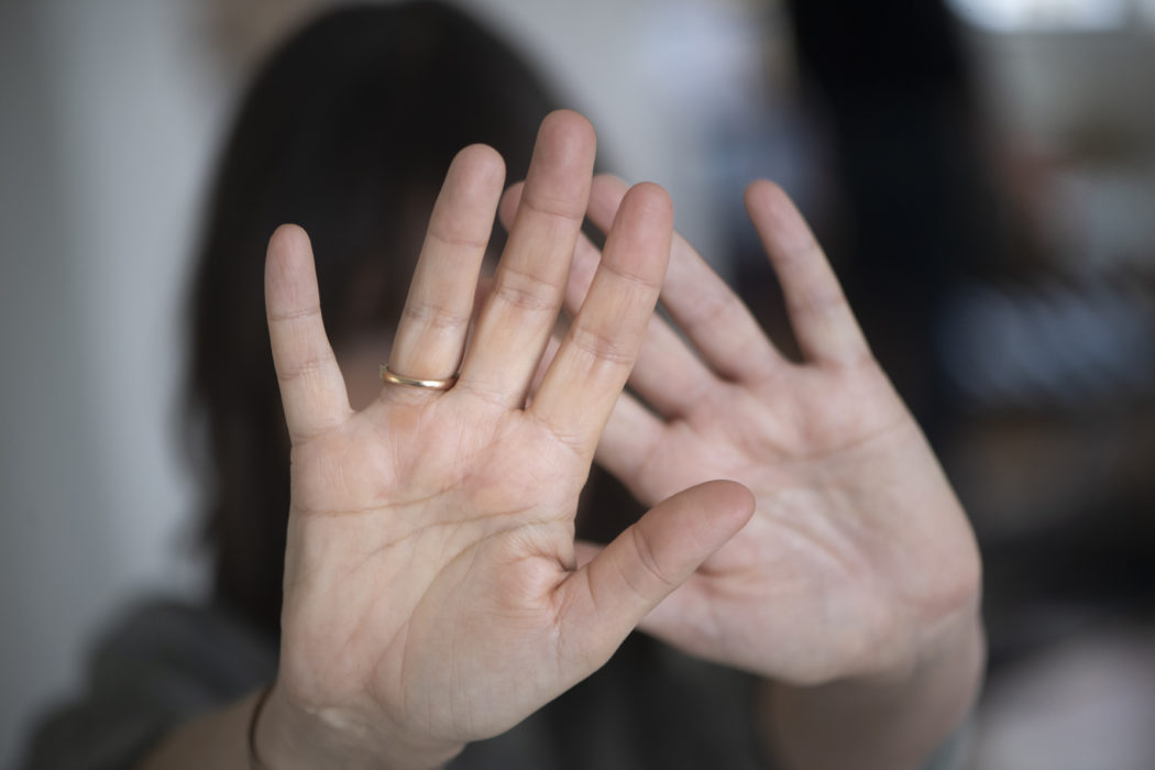 Regeringen har fattat beslut om stärkt skydd mot våld och kränkningar i nära relationer.