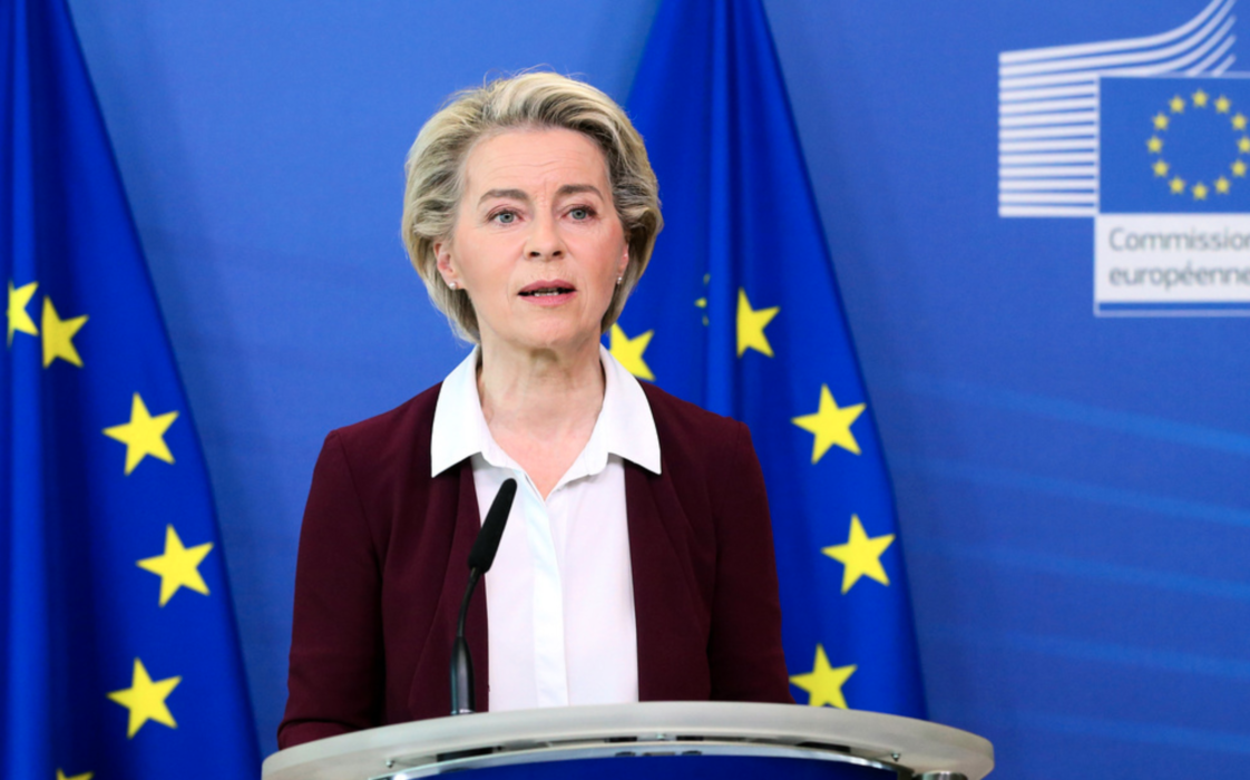 EU-kommissionens ordförande Ursula von der Leyen drar igång formella klagomål mot hur Ungern och Polen hanterar hbtq-rättigheter.