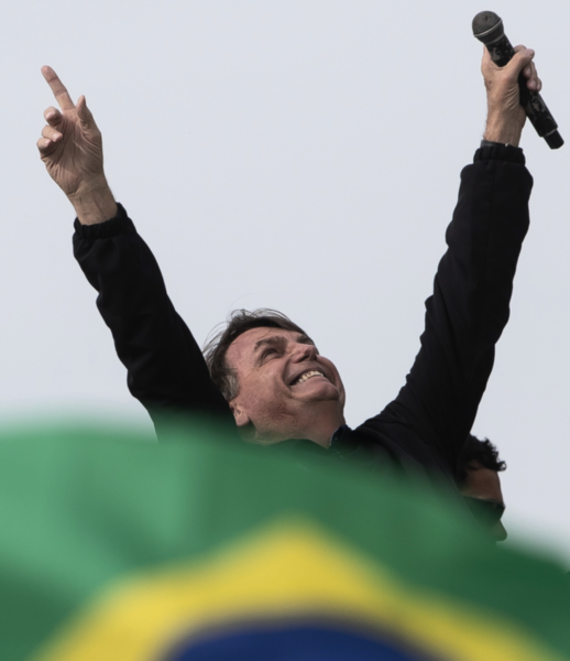 President Bolsonaro kan inte sluta hicka.