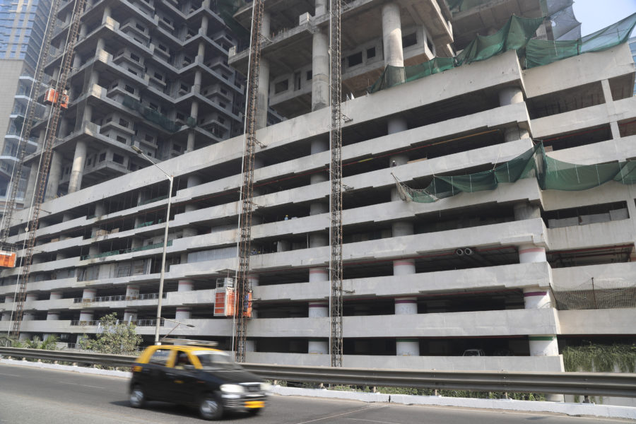 En byggnad under konstruktion i Mumbai.