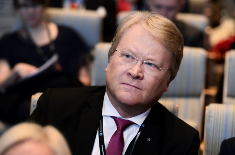 "Inget annat parti har haft en partiledare som är dömd för grovt förtal", säger Lars Adaktusson (KD).