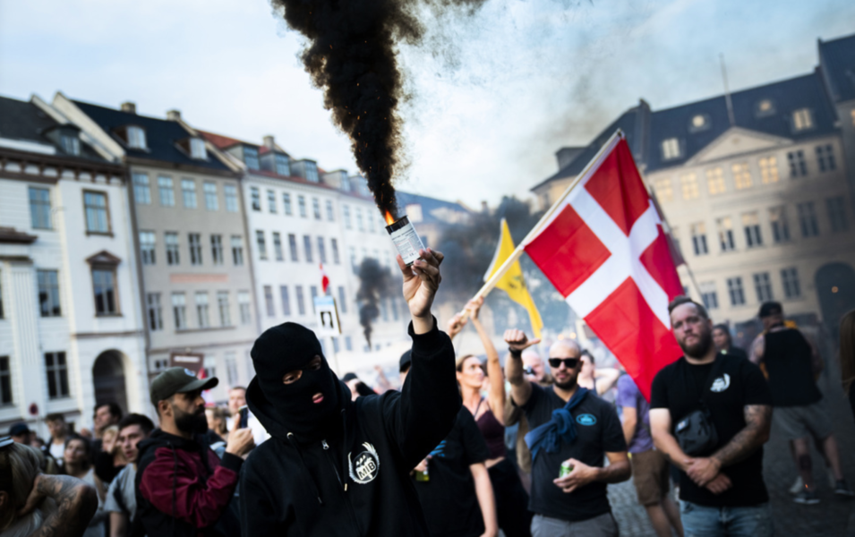 Mannen har koppling till "Men in Black", som här demonstrerar i Köpenhamn i början av juni.