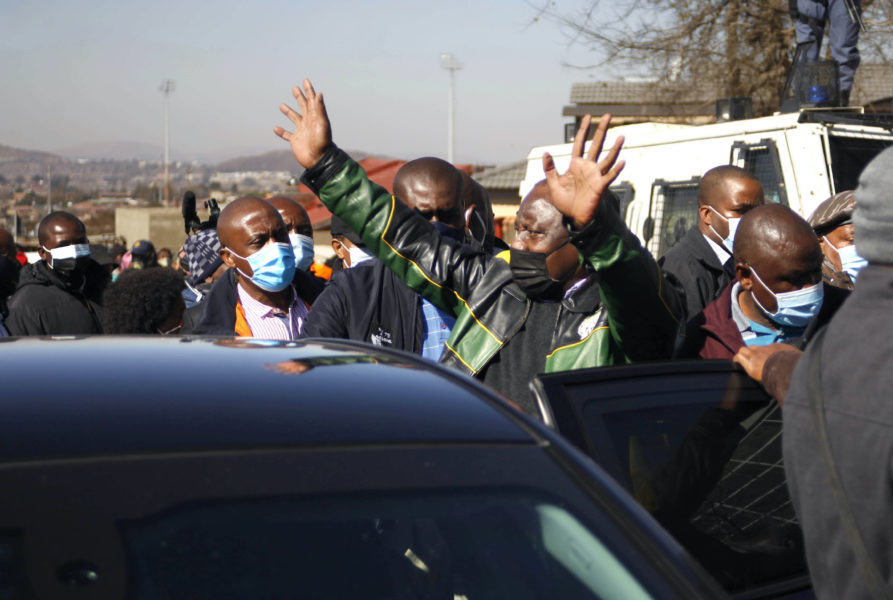 Sydafrikas president Cyril Ramaphosa besökte i förra veckan Soweto i Johannesburg, en av de ställen där upploppen ledde till flera döda och stor förstörelse.