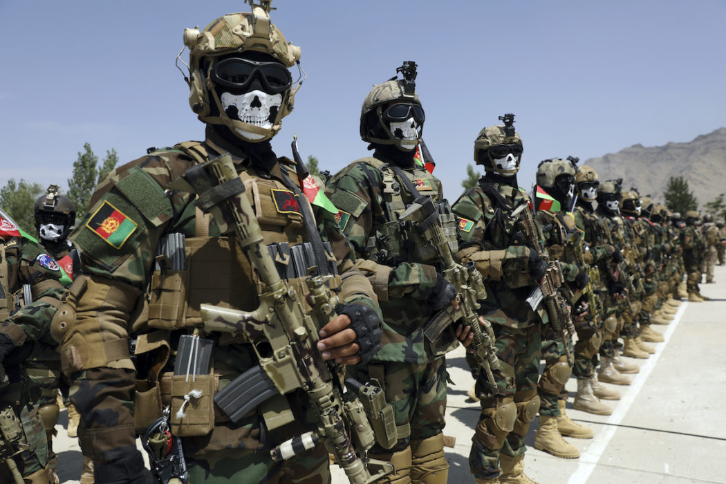 Den amerikanska vapenindustrin har tjänat på de långa insatserna i Afghanistan och skattebetalarnas pengar har gått till vapenindustrin.