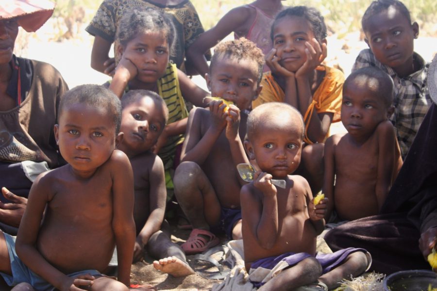 En färsk FN-rapport varnar för att över 500 000 tusen barn i Madagaskar yngre än fem år hotas av undernäring mellan maj i år och april 2022 på grund av torka.