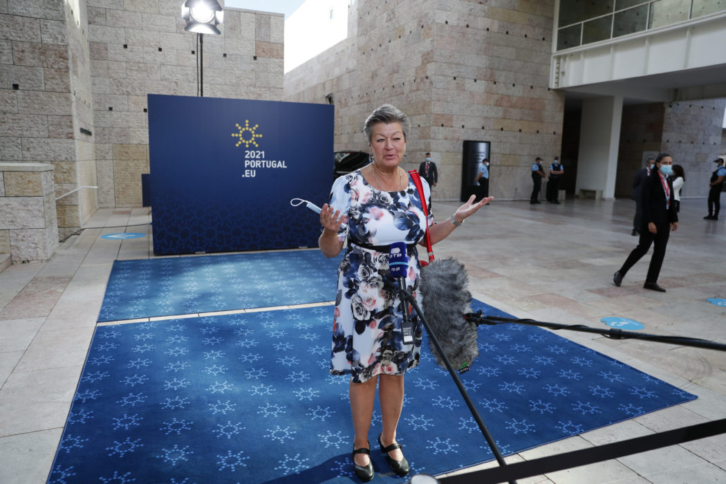 Ylva Johansson, EU:s migrationskommisionär menar att Belarus president Alexandr Lukasjenko tar till desperata åtgärder.