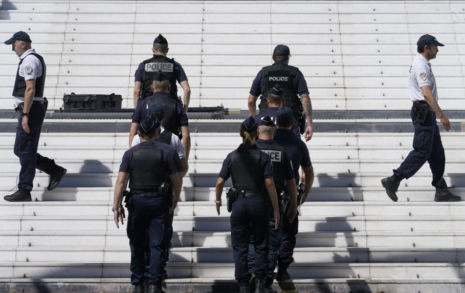 Franska staten stäms av flera människorättsorganisationer som menar att den franska polismyndigheten aktivt sysslar med rasprofilering.