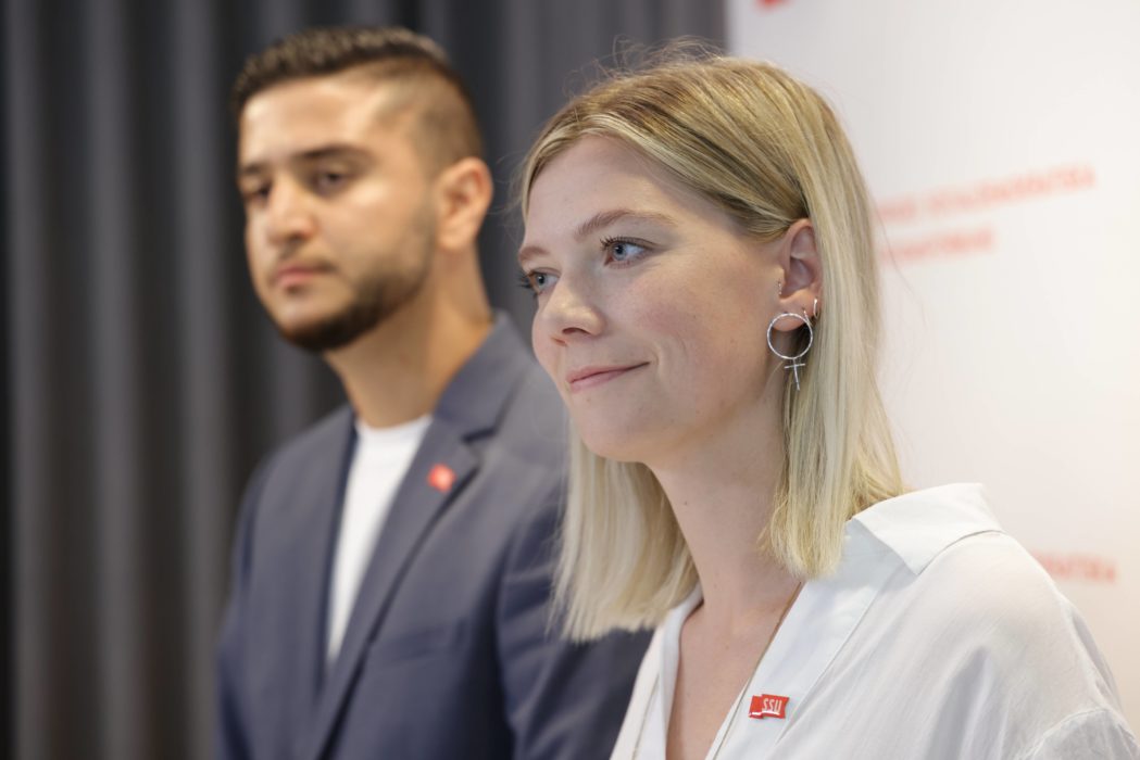 SSU:s nyvalda ordförande Lisa Nåbo med nyvalde förbundssekreteraren Diyar Cicek.