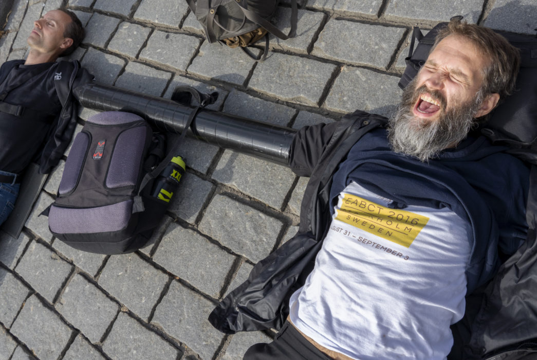 Extinction rebellion genomför en protestvecka i Norge – och i Stockholm genomfördes en sorgeparad under onsdagen.