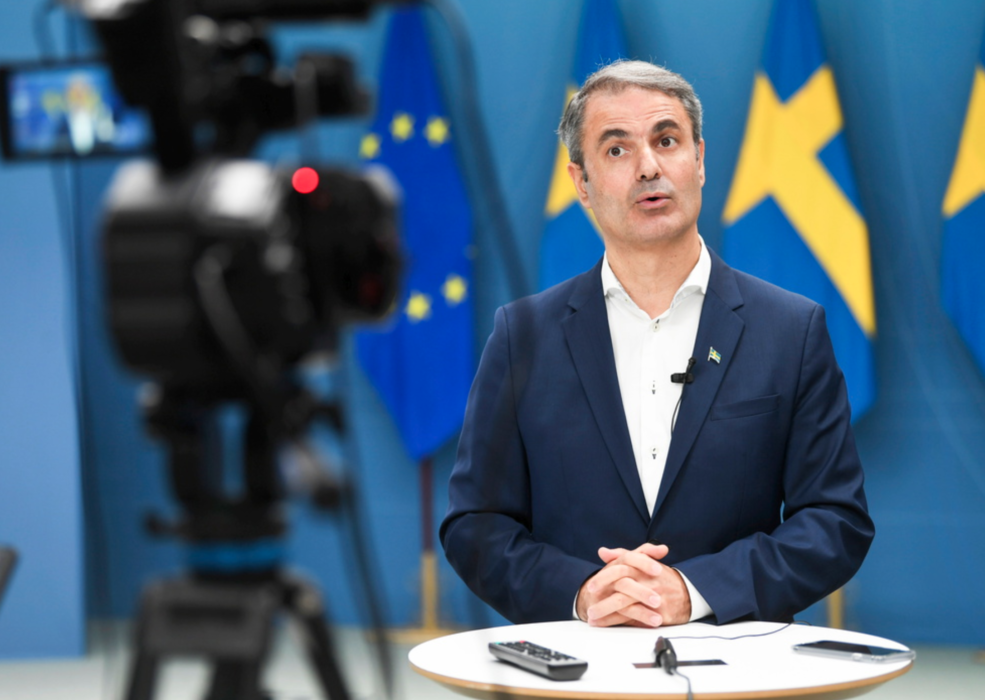 Näringsminister Ibrahim Baylan (S) presenterar nya satsningar inom landsbygdsprogrammet under en pressträff i Rosenbad.