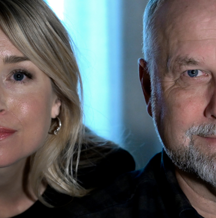 Förre Vänsterledaren Jonas Sjöstedt och hans dåvarande pressekreterare Jessica Nordh har skrivit memoaren "Allt kommer att bli bra" om Sjöstedts liv i och utanför politiken.