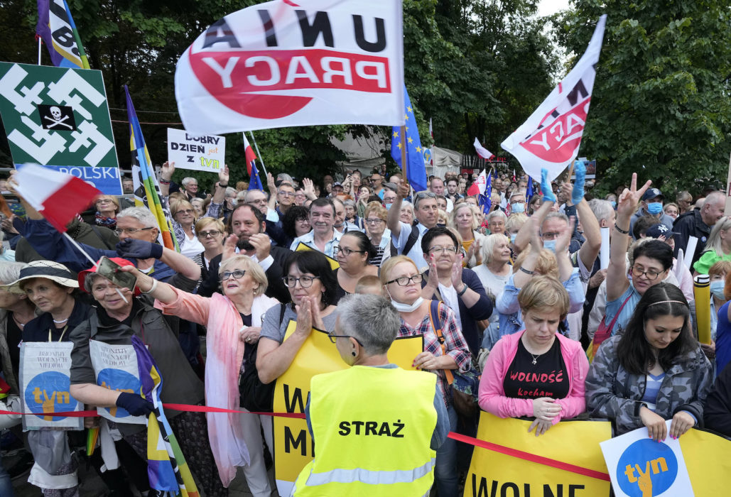 Warszawabor vid tisdagens demonstration för pressfrihet.