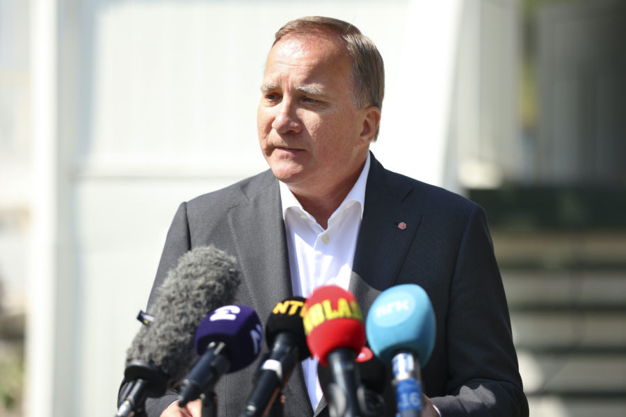 Statsminister Stefan Löfven ger besked om de fortsatta restriktionerna vid en pressträff 15.