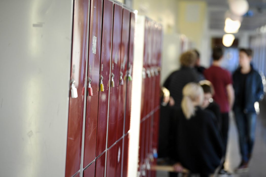 Elever och lärare på Påvelundsskolan i Västra Frölunda (som inte är skolan på bilden, reds anm) blev i början av sommaren upprörda när de plötsligt fann nazistpropaganda i elevskåpen.
