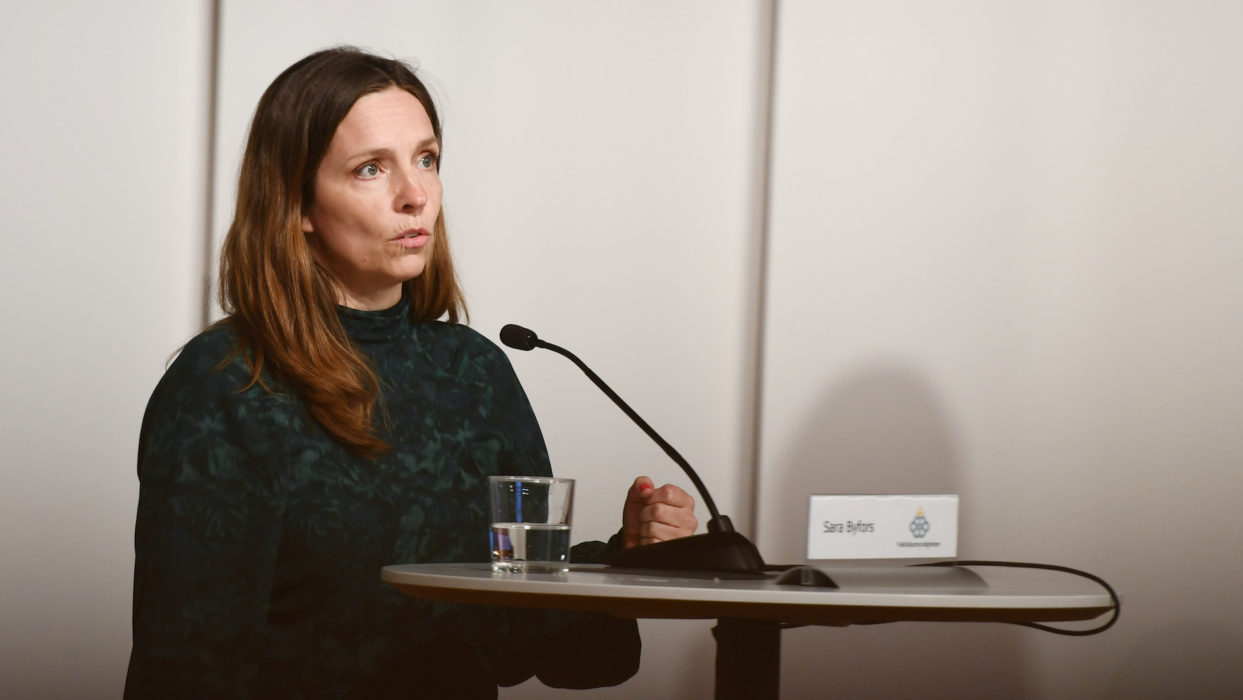 Sara Byfors, enhetschef på Folkhälsomyndigheten, deltar vid dagens myndighetsgemensamma pressträff om coronapandemiläget.