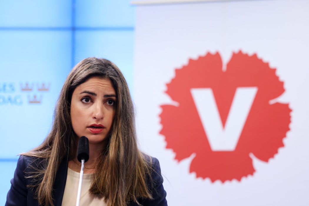 Vänstern lägger fram fyra krav för att stödja regeringen inför höstbudgeten: Öka jämlikheten, rätta till sjukförsäkringssystemet, betala tillbaka välfärdsskulden, satsa på jobb och klimat.