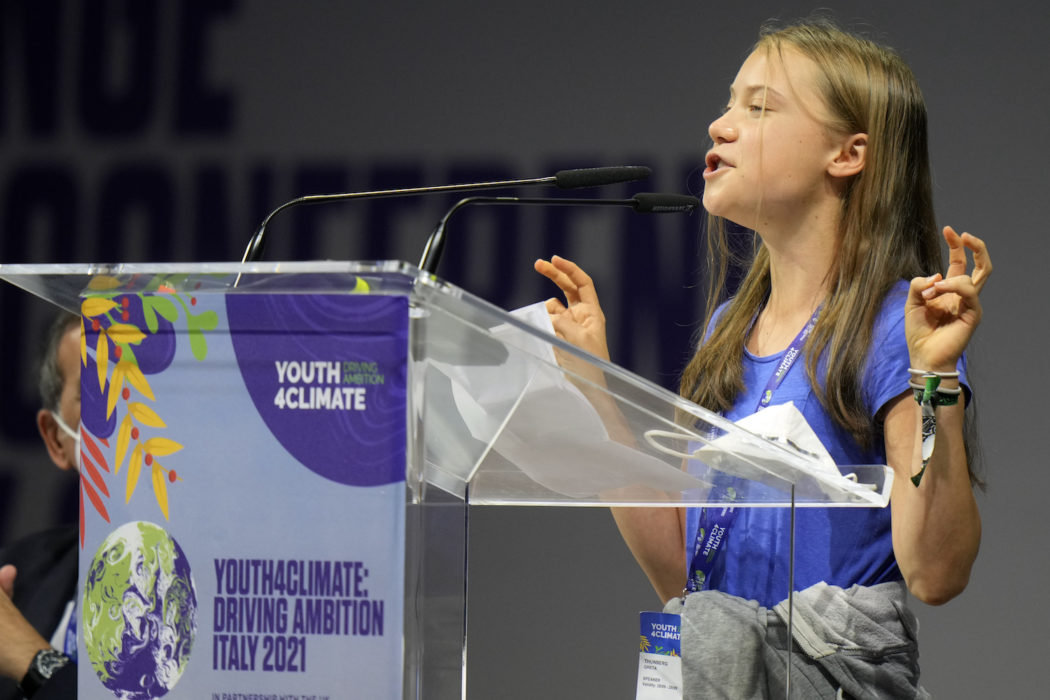 Greta Thunberg hade inte mycket till övers för politikernas tomma ord och "bla bla bla" i sitt tal under dagens inför COP-event i Milano.