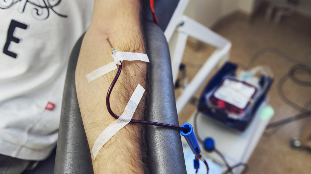 Centern vill se nya riktlinjer kring bloddonationer.