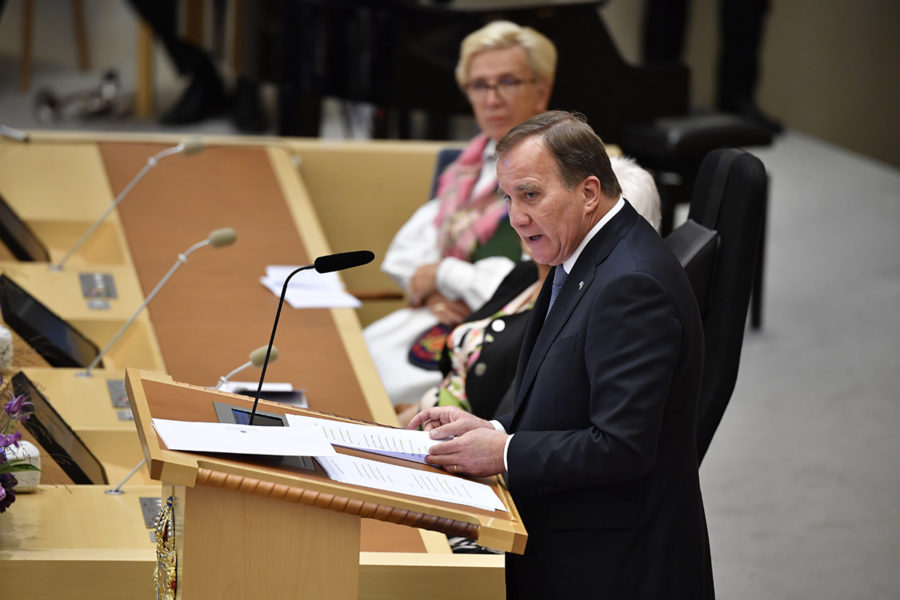 Stefan Löfven läser sin regeringsförklaring vid riksdagens öppnande idag.
