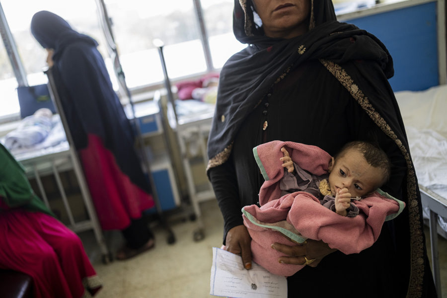 Afghanistans spädbarn går en svår framtid till mötes, enligt en studie om klimatförändringarnas konsekvenser.