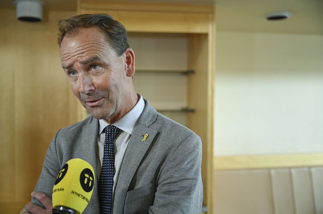 Liberalernas försvarspolitiske talesperson Alan Widman är skeptisk till att FRA ska få signalspana även om det inte rör svenska säkerhetsintressen.