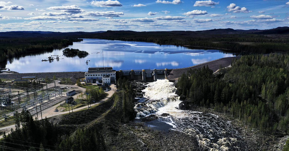 Laforsen är en del av Ljusnan, och vattnets kraft omsätts i el i det här kraftverket utanför Kårböle.
