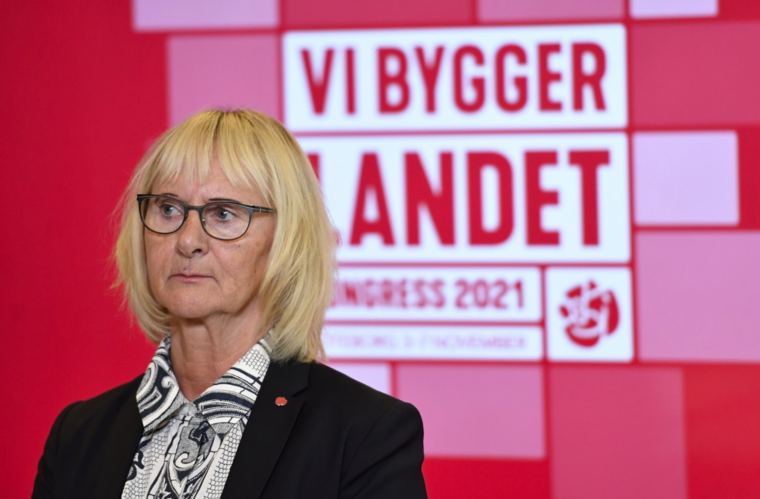 TCO och flera andra remissinstanser kritiserar regeringens utredning om arbetsrättsliga villkor vid upphandlingar.