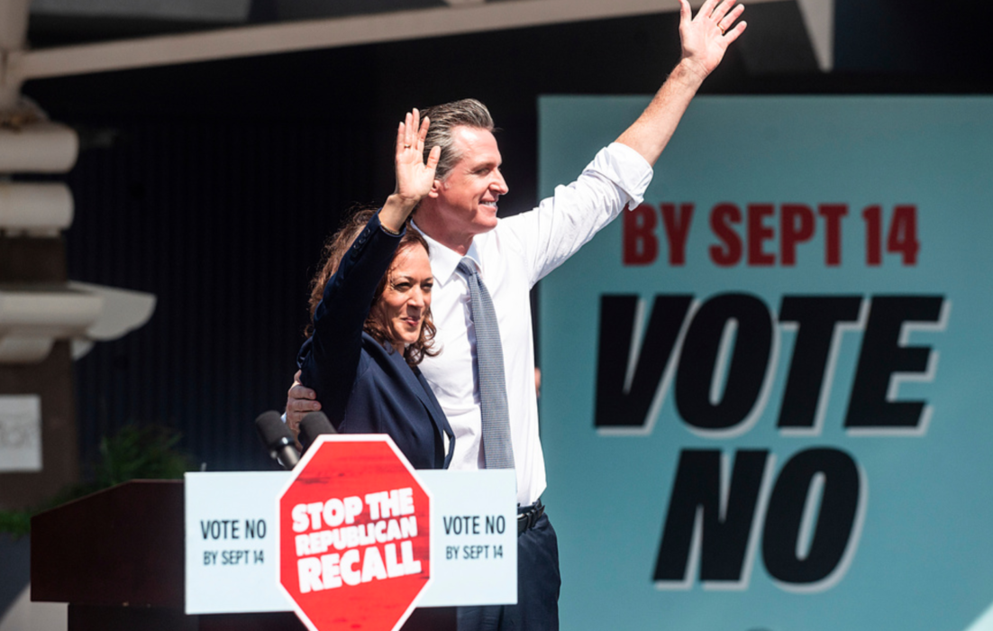 USA:s vicepresident Kamala Harris kampanjar för att den demokratiska guvernören i hennes hemstat Kalifornien, Gavin Newsom, ska få behålla sitt jobb.