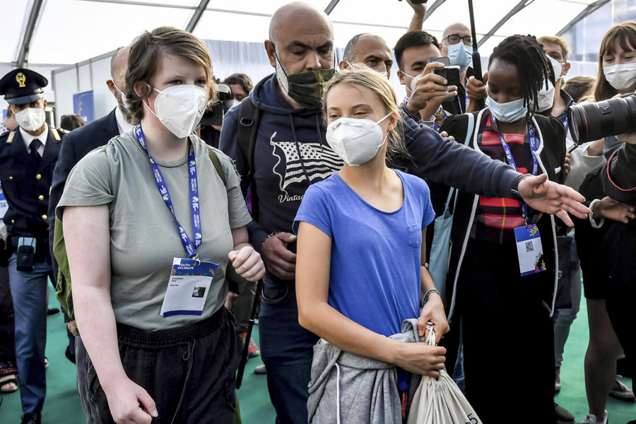 Irländska klimataktivisten Saoi O’Connor och svenska Greta Thunberg har anlänt till Milano i Italien.