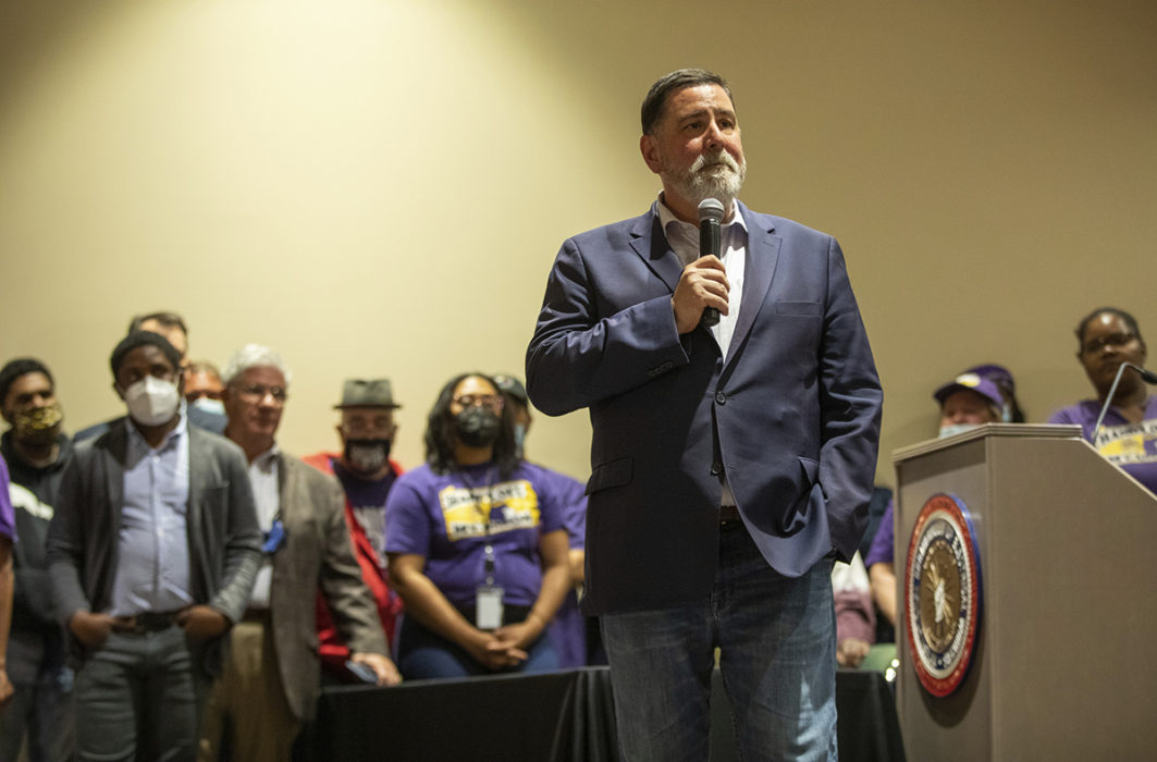Pittsburghs borgmästare Bill Peduto har länge velat införa en garanterad inkomst för utsatta grupper.